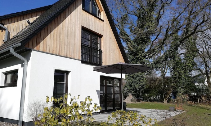 Ostseebad Ahrenshoop Apartment | Vacation apartment "Terrassenwohnung" - first floor approx. 70 m² for 2 persons