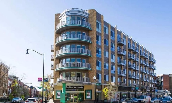 Mount Pleasant Condo | Bright studio in the heart of DC