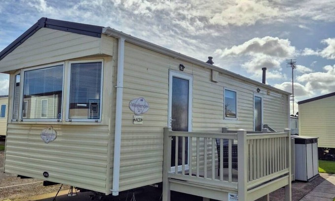 Rhuddlan House | Lovely 6 berth caravan at Sun Valley in North Wales ref 81023A