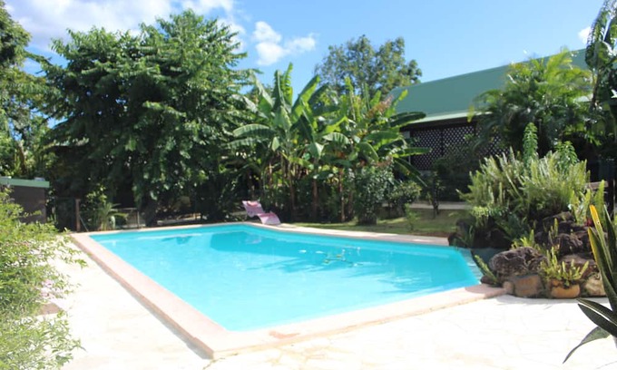 Sainte-Rose House | cottages with swimming pool and Spa 900 m from the sea