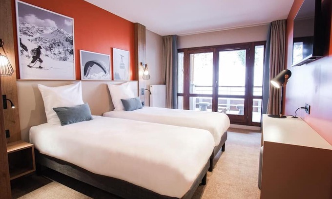 Flaine Hotel | Wifi, 10m from ski slopes, view mountain, swimming pool, sauna, hammam, tv, ski locker, 29-39m²