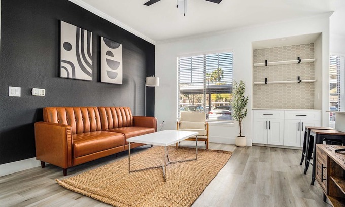 Glendale Sports and Entertainment District Apartment | Boulevard Stays 2BR by Stadium Pool, Parking, Gym 06