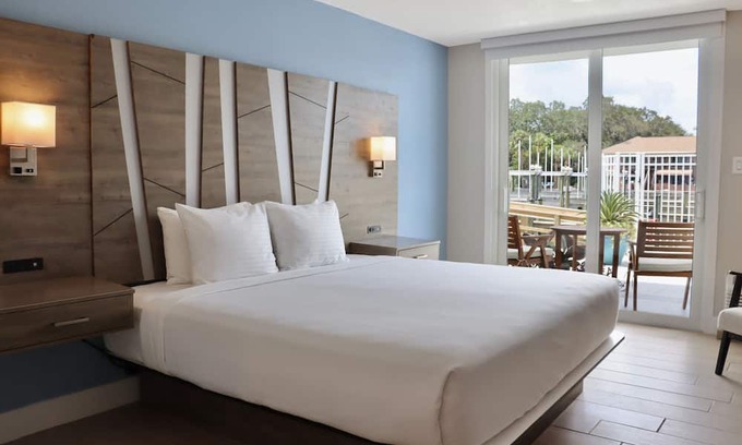 Pinellas Point House | Coastal Vibes Await: Dive into Adventurous Excursions and Tranquil Evenings