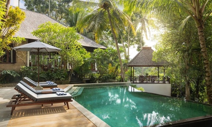 Melayang Villa | Jungle View, 3 Bedroom Villa in Ubud with Gazebo