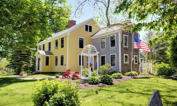 West Barnstable Other | Gorgeous Old Farmhouse w/Spa Near Beach. Pet Friendly!