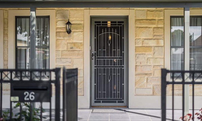 Allenby Gardens House | Spacious, centrally located, well-appointed four-bedroom home with office.