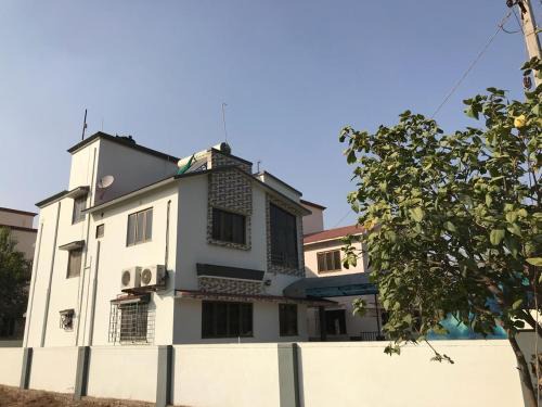 Bhuj Hotel | Shree Radhe Bungalow Bhuj