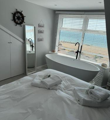 South Hayling House | Cockles Beach House