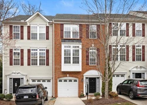 North Chesterfield Apartment | Charming Townhome Oasis